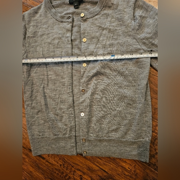 J Crew 100% Merino Wool cardigan - Picture 4 of 5